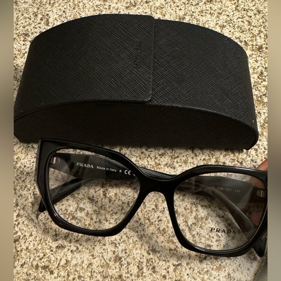 New with case Prada Glasses - Picture 8 of 8